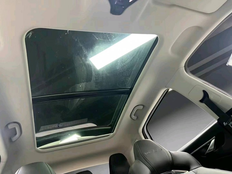 成都23年北汽制造魔方8