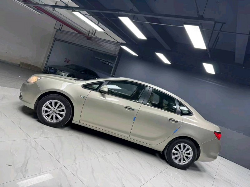 成都14年别克英朗3