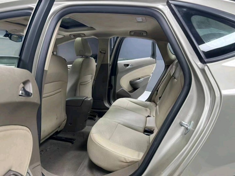 成都14年别克英朗8