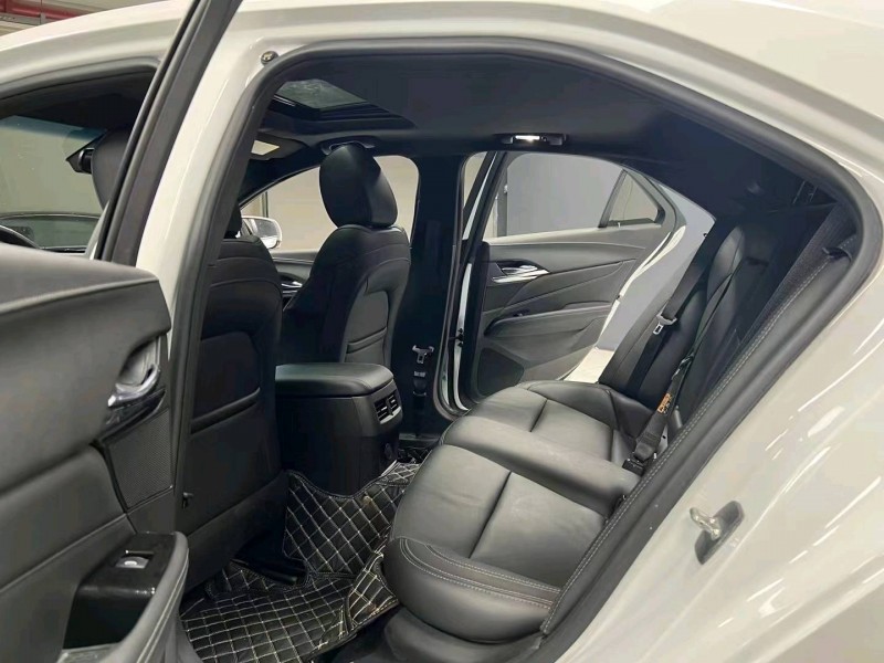 成都21年凯迪拉克CT47