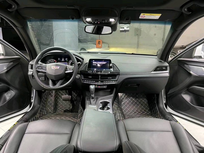 成都21年凯迪拉克CT48