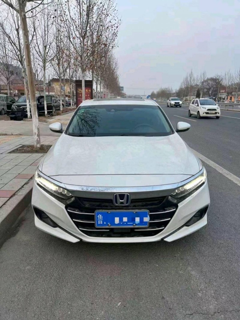 菏泽22年本田雅阁1