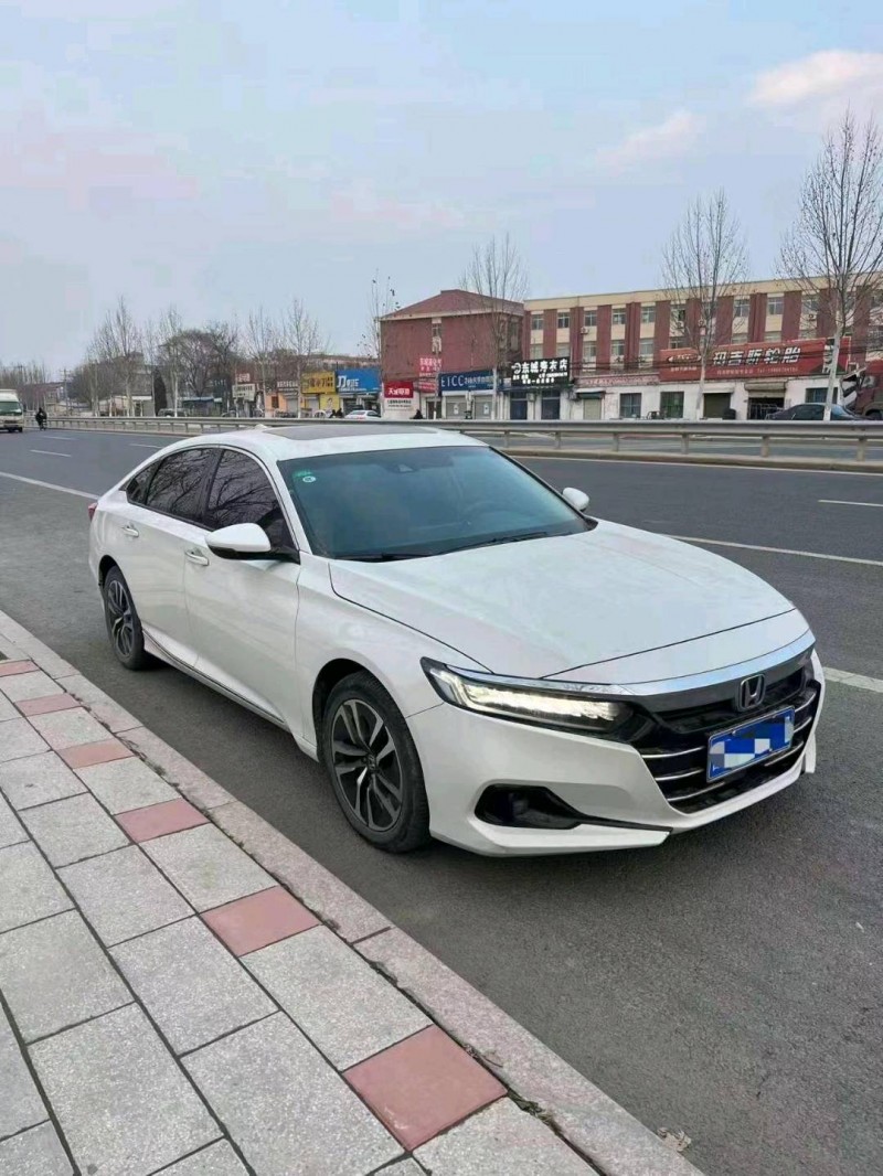 菏泽22年本田雅阁2