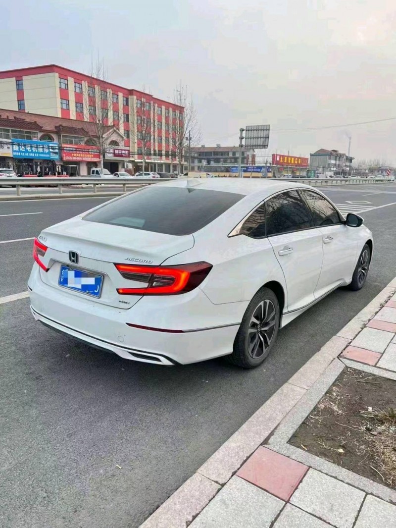 菏泽22年本田雅阁9