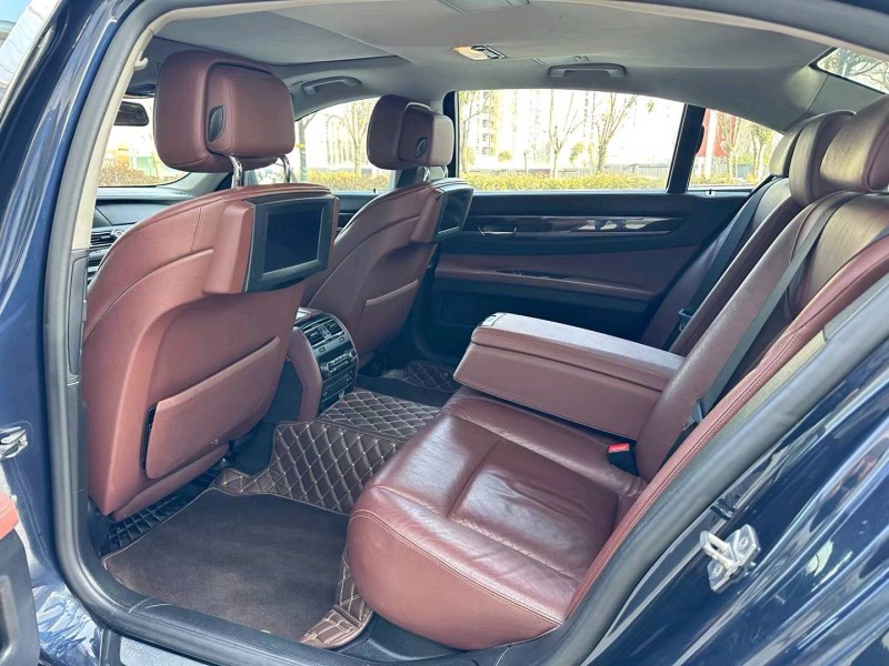 济宁11年宝马7系5