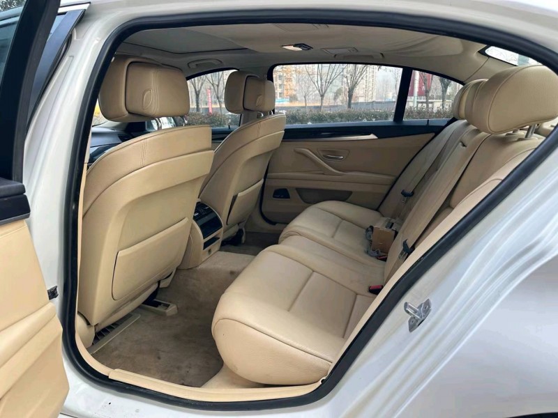 济宁13年宝马5系6