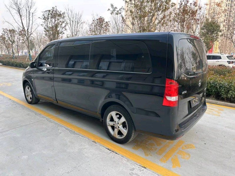 济宁18年奔驰威霆7