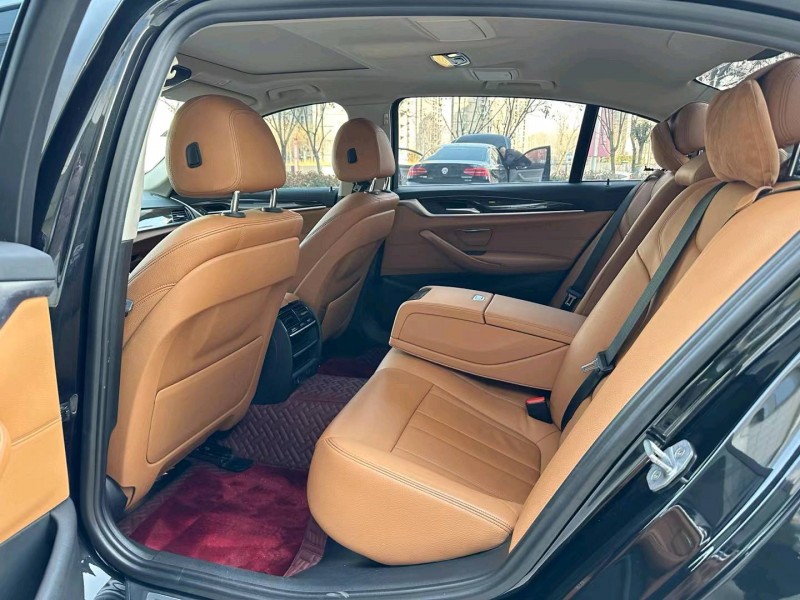 济宁18年宝马5系5