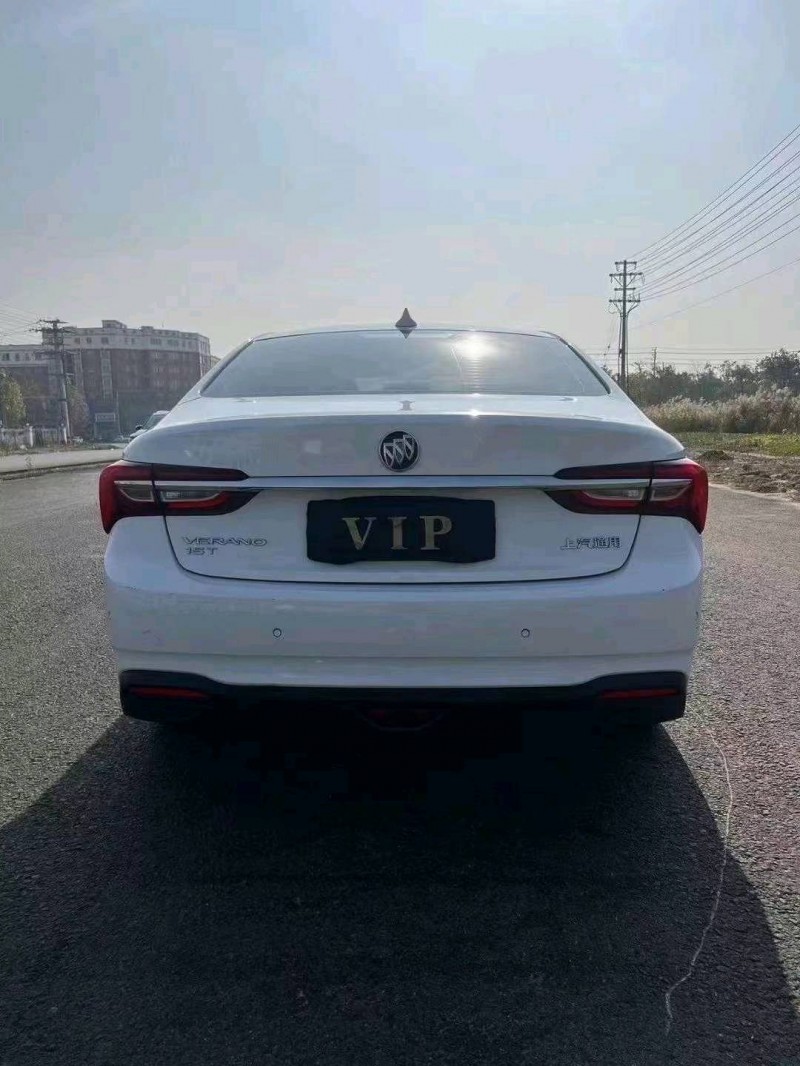 常州20年别克威朗8