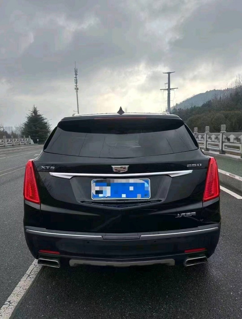 枣庄17年凯迪拉克XT55