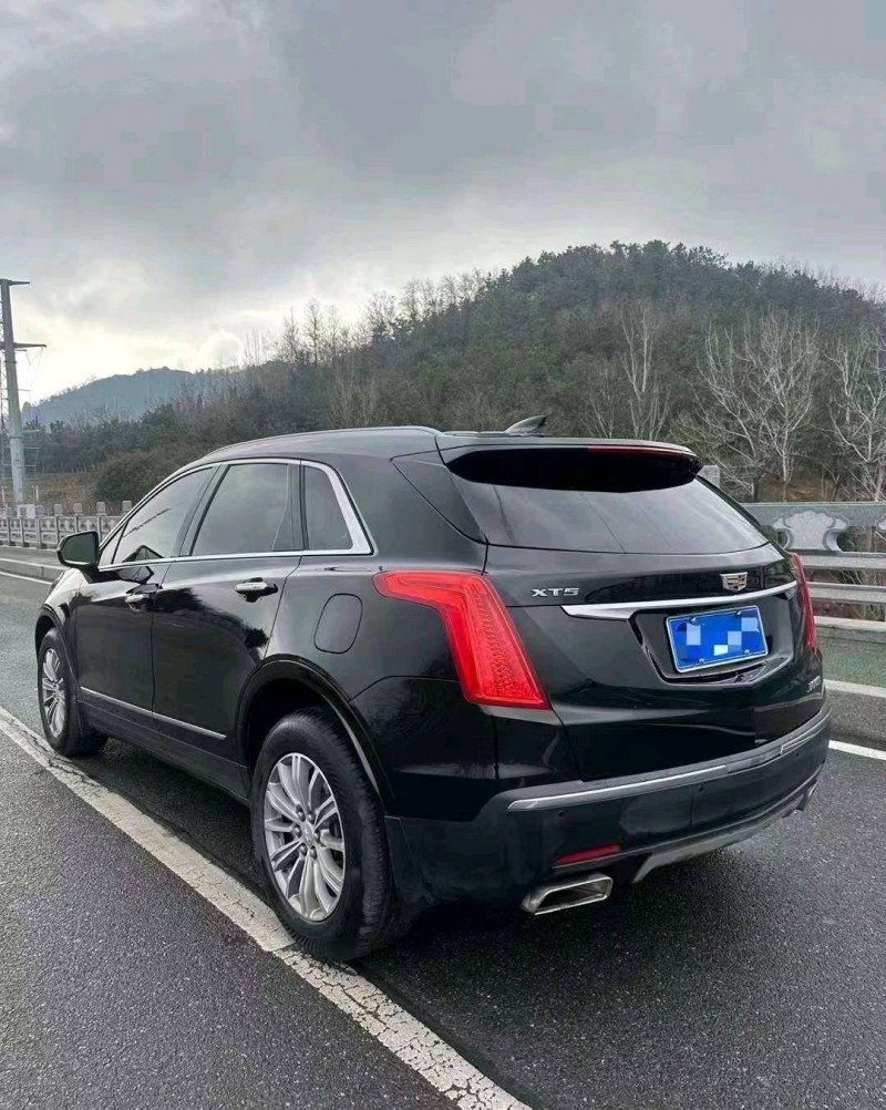 枣庄17年凯迪拉克XT57