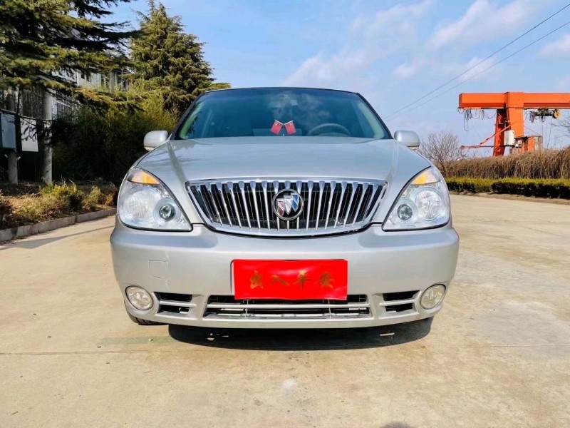 东营17年别克GL81