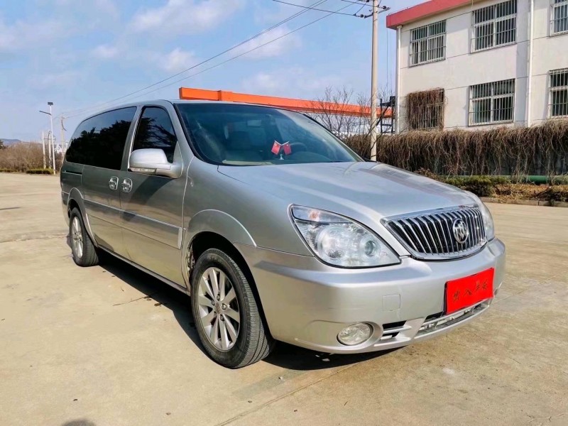 东营17年别克GL82