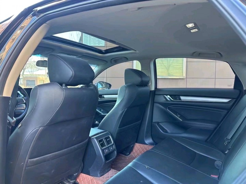 邯郸23年本田雅阁6