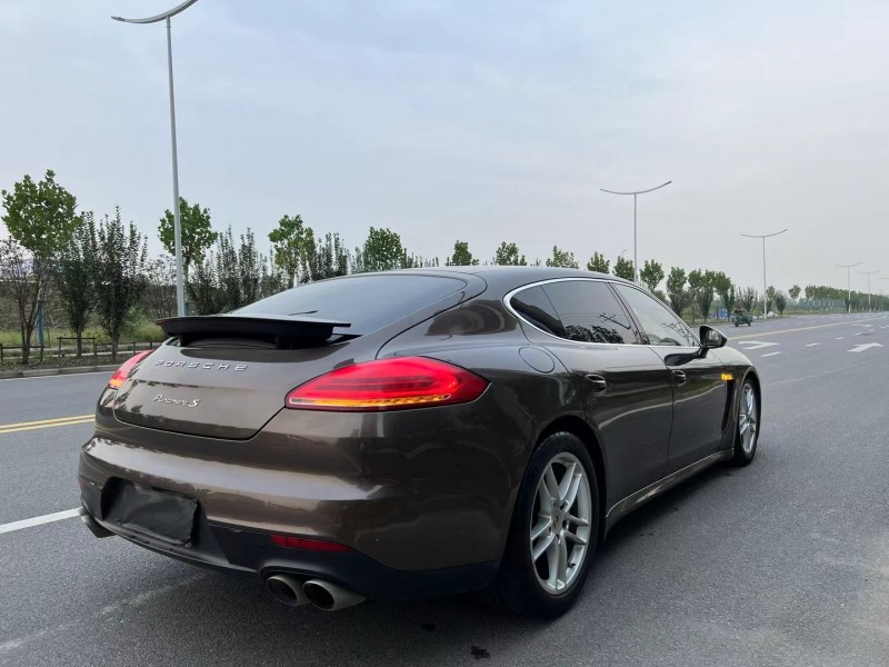 阜陽13年保時捷帕拉梅拉6