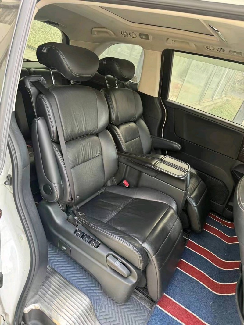 苏州16年本田艾力绅8