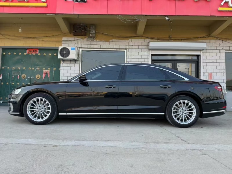 济宁20年奥迪A8L3