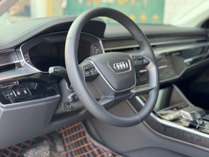 济宁20年奥迪A8L5