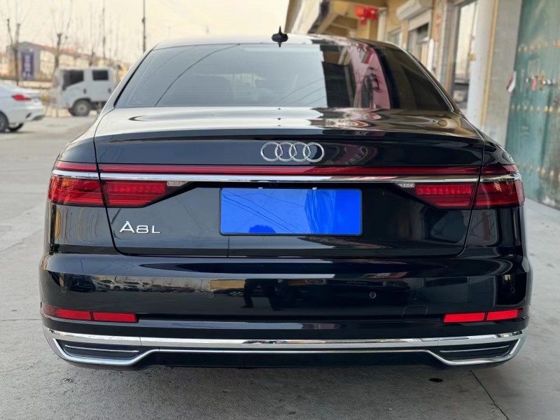 济宁20年奥迪A8L9