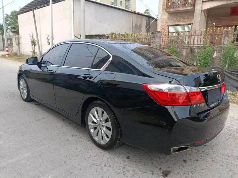 珠海14年本田雅阁4