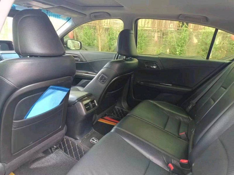 珠海14年本田雅阁5