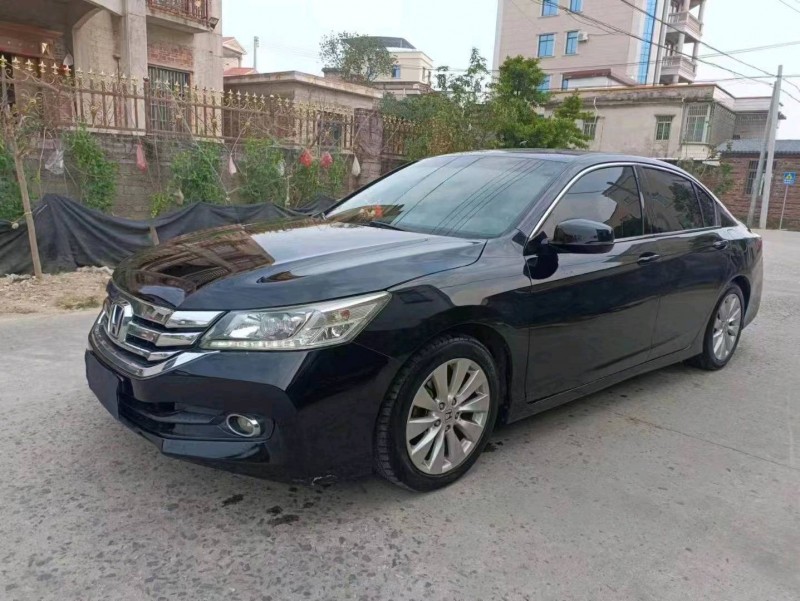 珠海14年本田雅阁8