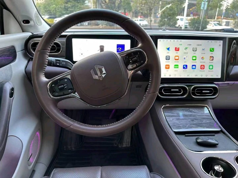 珠海22年零跑汽車C117