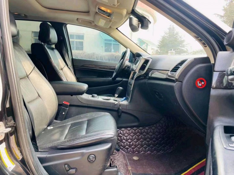 东营12年Jeep大切诺基5