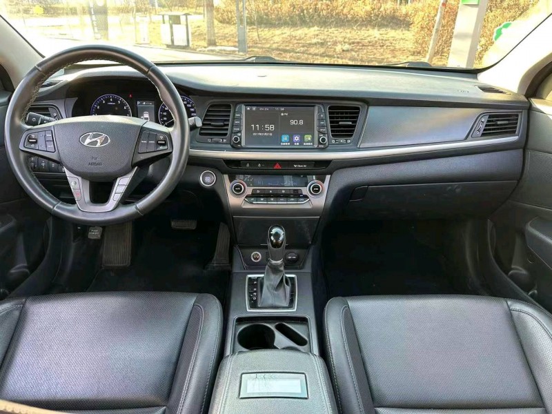 邯郸17年现代名图7