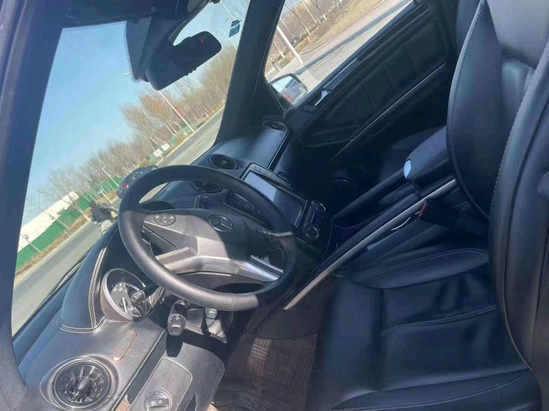 邯郸12年奔驰GL7