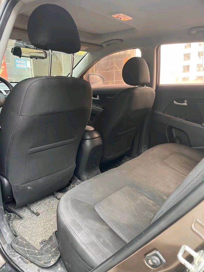 济南17年起亚智跑6