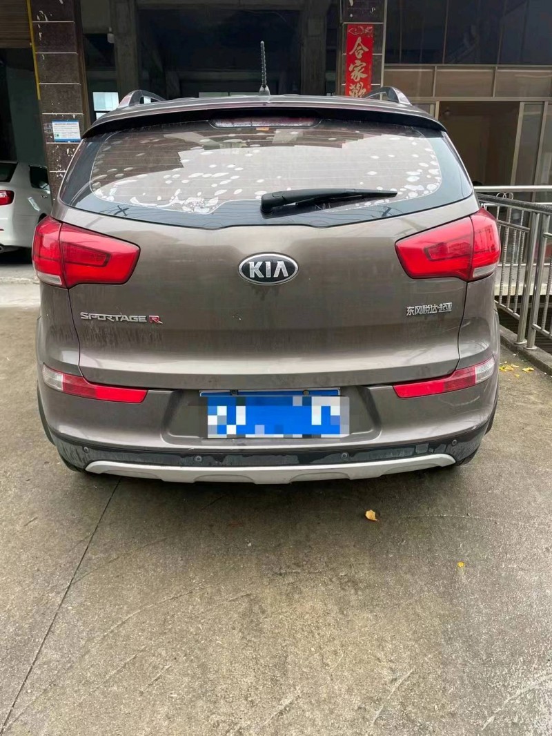 济南17年起亚智跑8