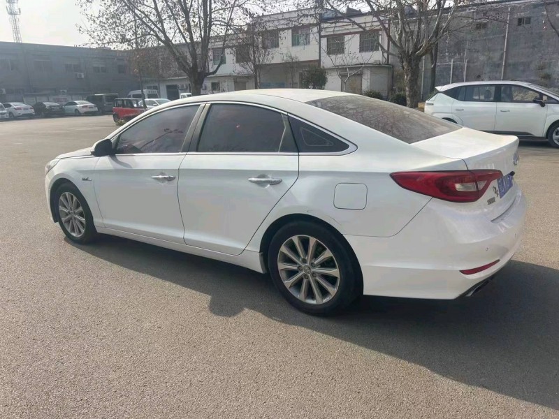 济南16年现代索纳塔九7