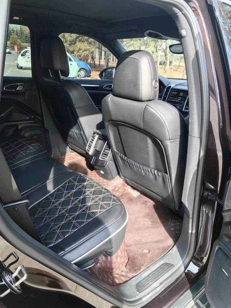 济宁15年保时捷卡宴2