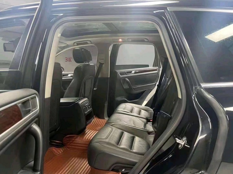 成都13年大众途锐6