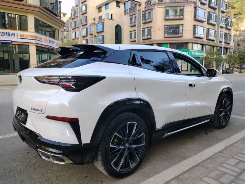 黔西南23年長安汽車UNI-T6