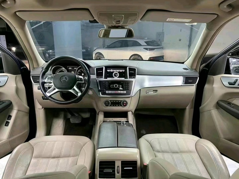 成都15年奔驰GL8