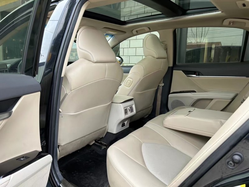 济宁18年丰田凯美瑞6