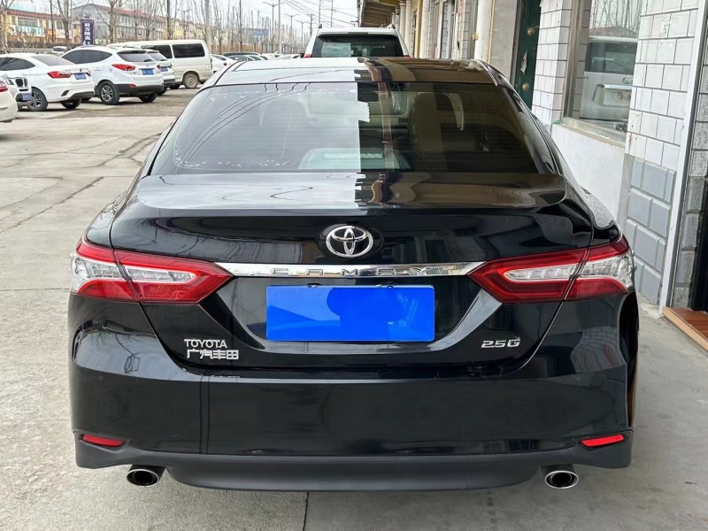 济宁18年丰田凯美瑞9