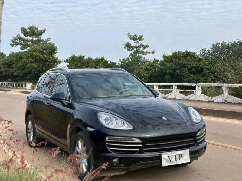 珠海11年保时捷卡宴3