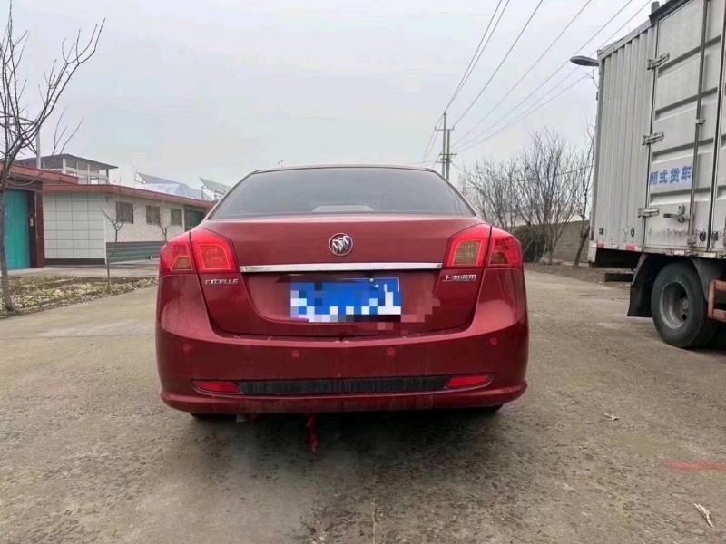 青岛14年别克凯越9