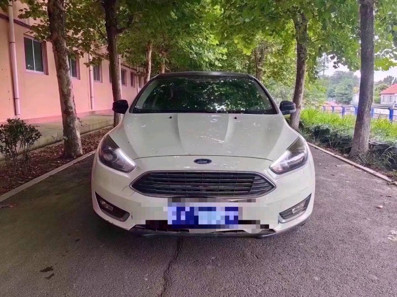 青岛16年福特福克斯1