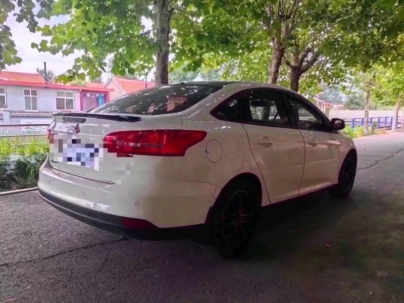 青岛16年福特福克斯8