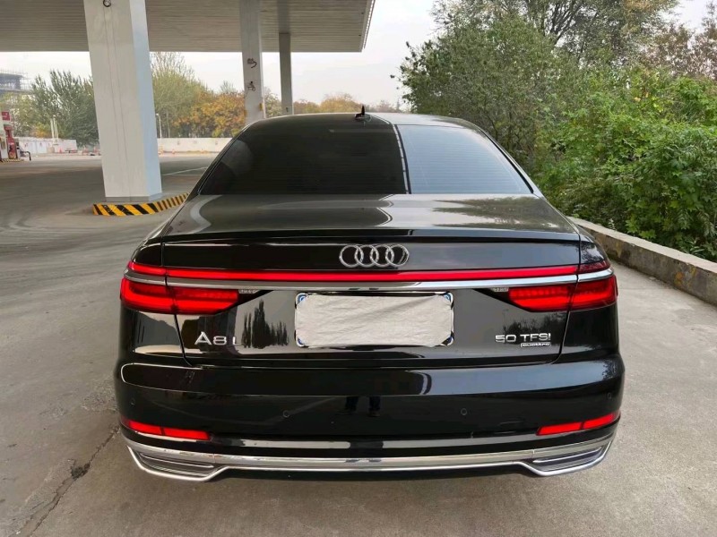 唐山22年奧迪A8L8