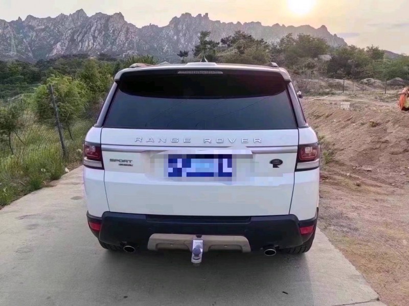 青岛17年路虎揽胜运动9