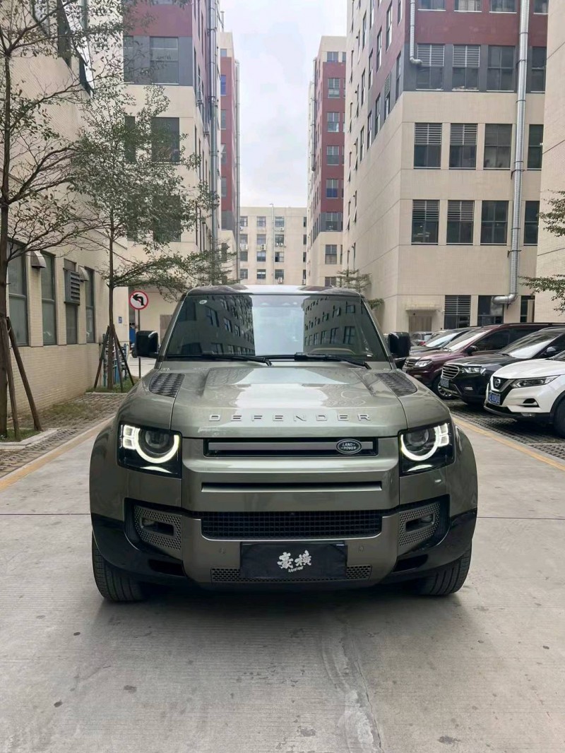 珠海23年路虎卫士1