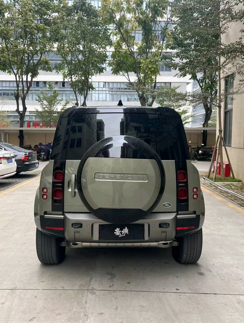 珠海23年路虎卫士7