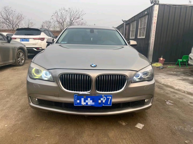 保定12年宝马7系1