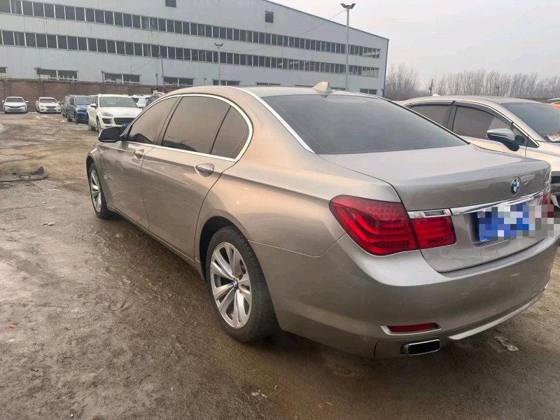 保定12年宝马7系4