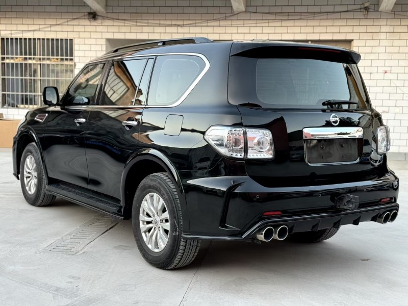 济宁19年日产途乐4